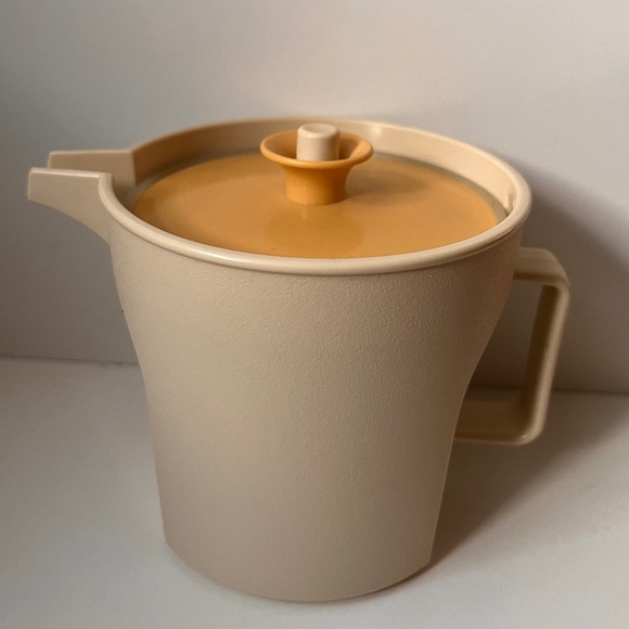 Vintage Tupperware Creamer 1414-6 - Picture 1 of 7
